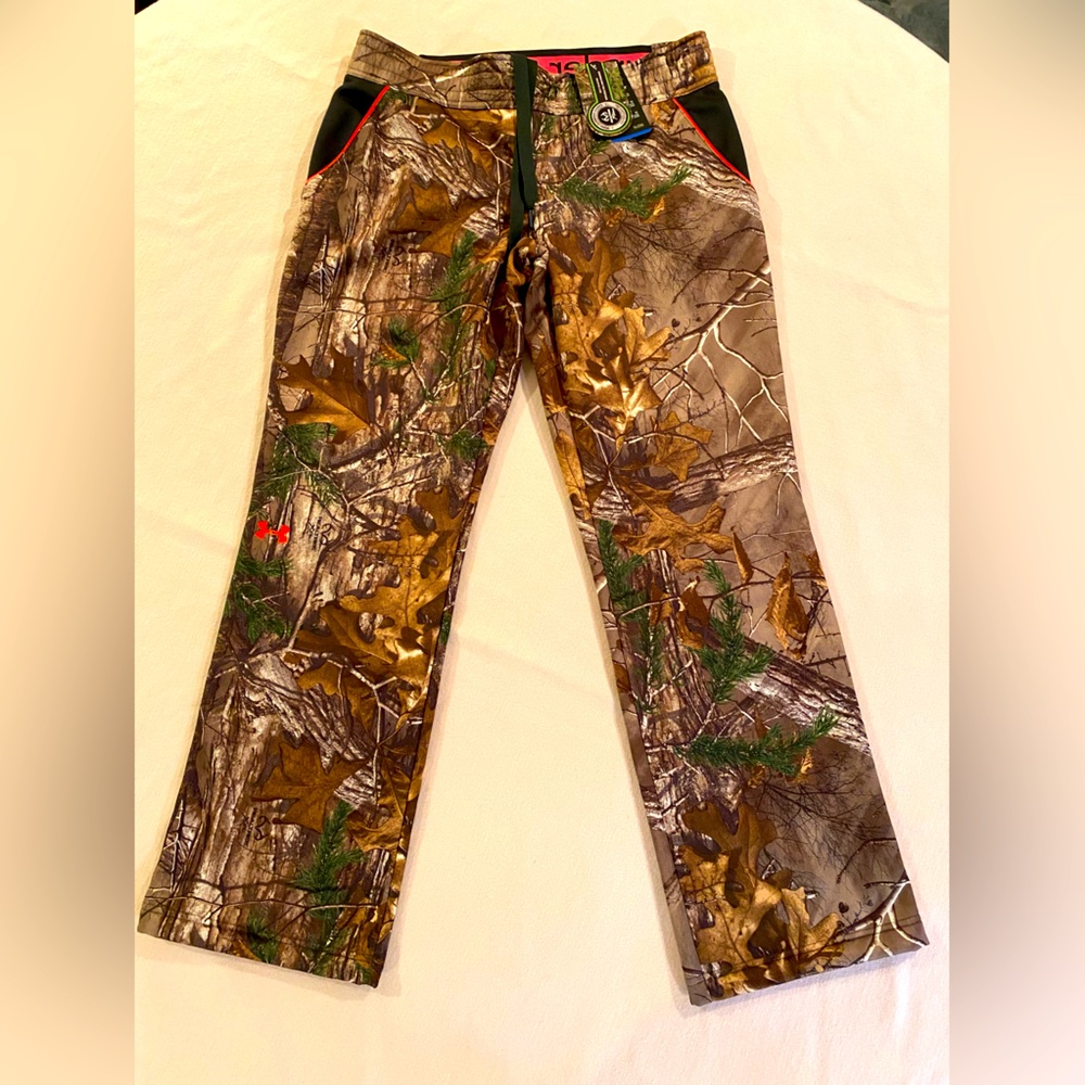 UA PERFORMANCE COLD GEAR WOMENS CAMO Size-Lg